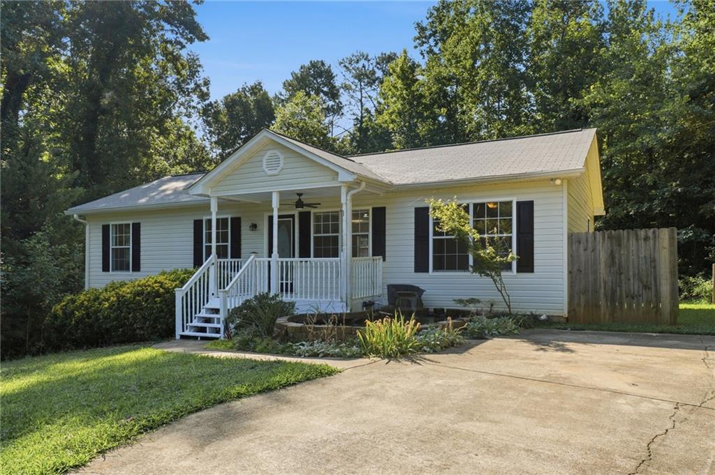 54 Cross Sabre Drive Property Photo 3