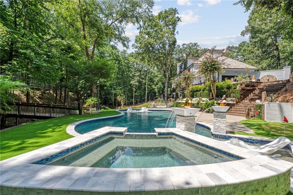 3946 Paces Ferry Road Nw Property Photo 44