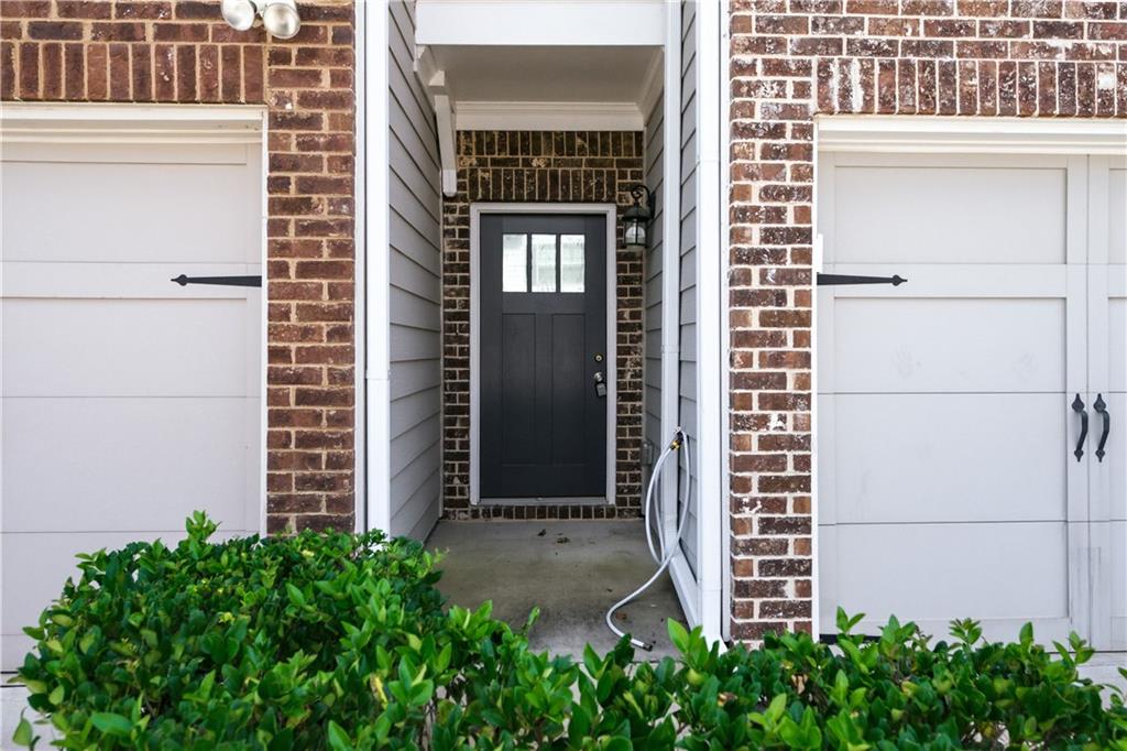 5825 Radford Loop Property Photo 4