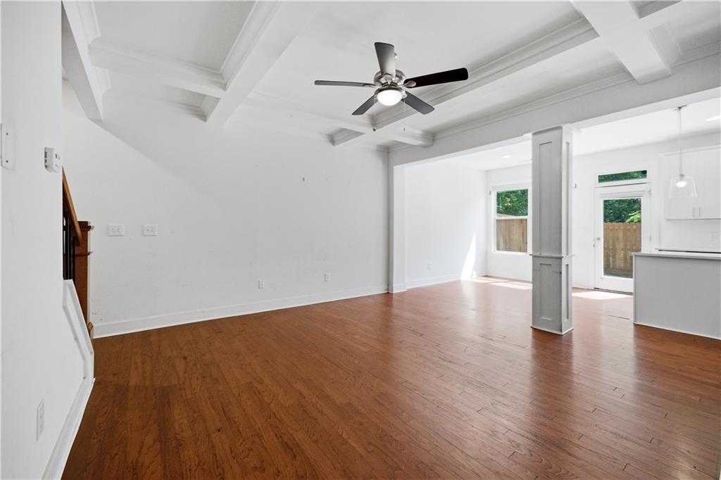 5825 Radford Loop Property Photo 8
