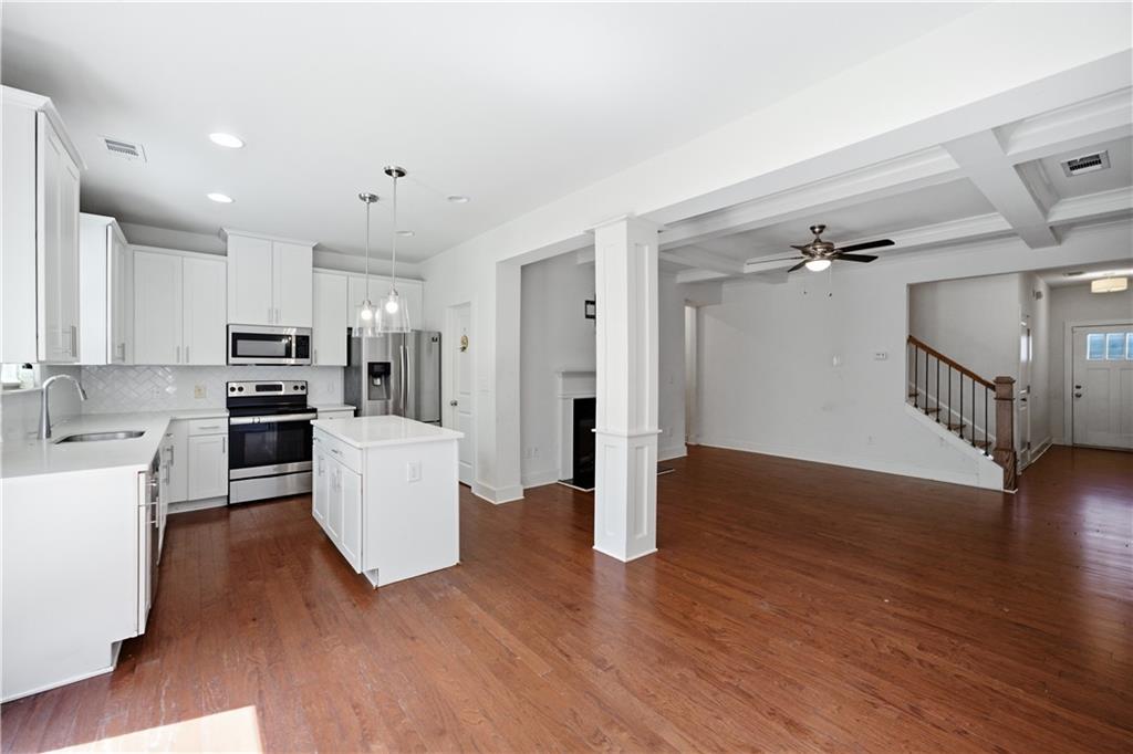 5825 Radford Loop Property Photo 10