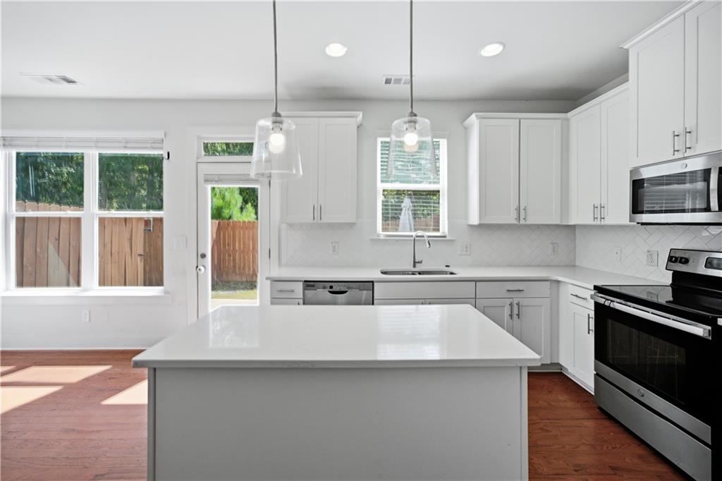5825 Radford Loop Property Photo 12