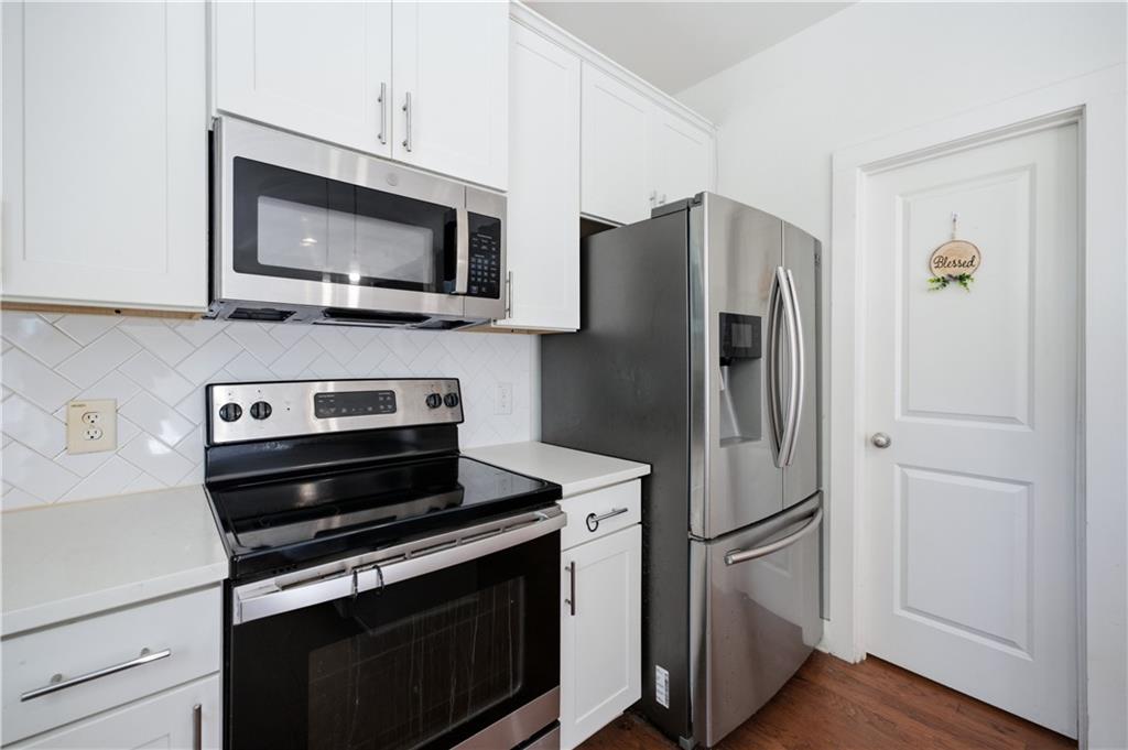5825 Radford Loop Property Photo 13