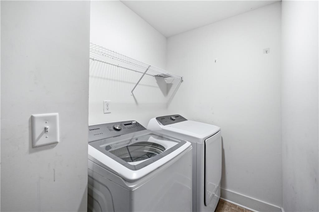5825 Radford Loop Property Photo 30