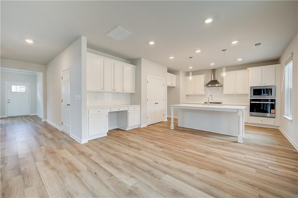183 Dalston Cove Property Photo 7