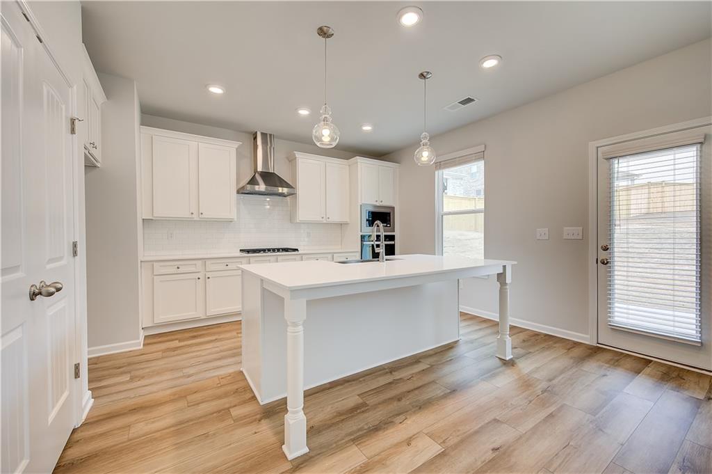 183 Dalston Cove Property Photo 9