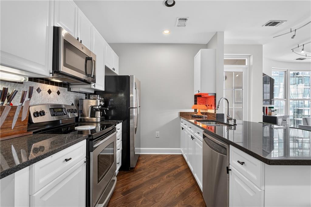 325 E Paces Ferry Road Ne Unit 1702 Property Photo 10