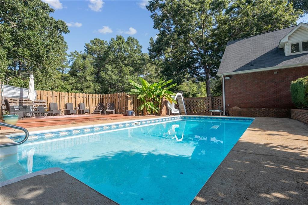 205 High Point Forest Drive Property Photo 4