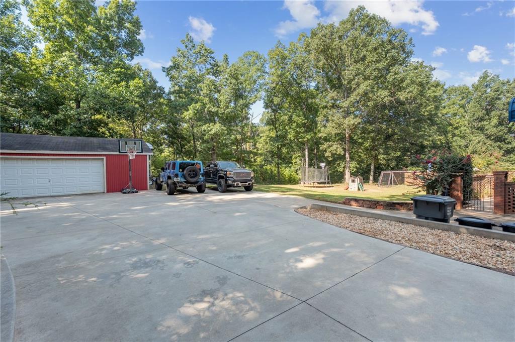 205 High Point Forest Drive Property Photo 8