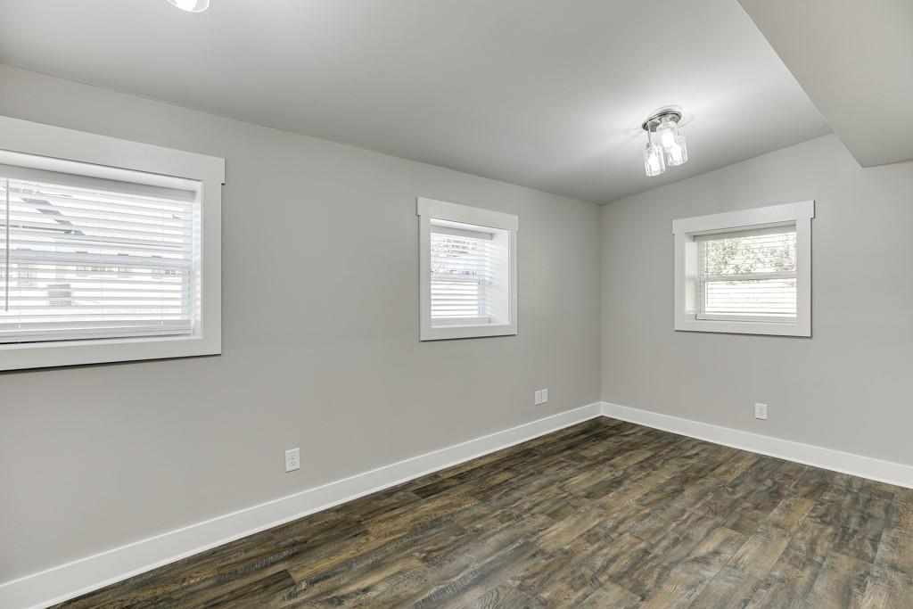 4615 S Lee Street Property Photo 28