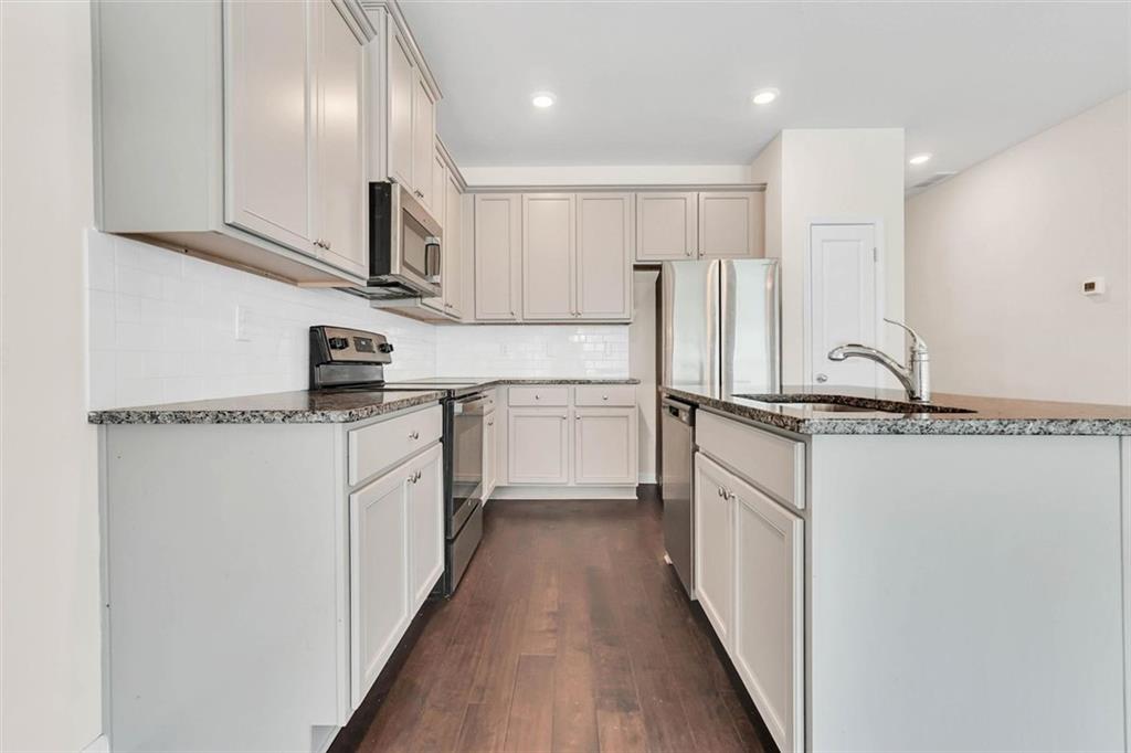 3470 Lakeview Creek Property Photo 18