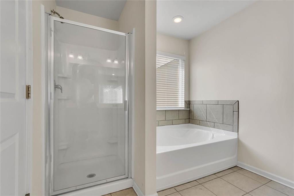 3470 Lakeview Creek Property Photo 23