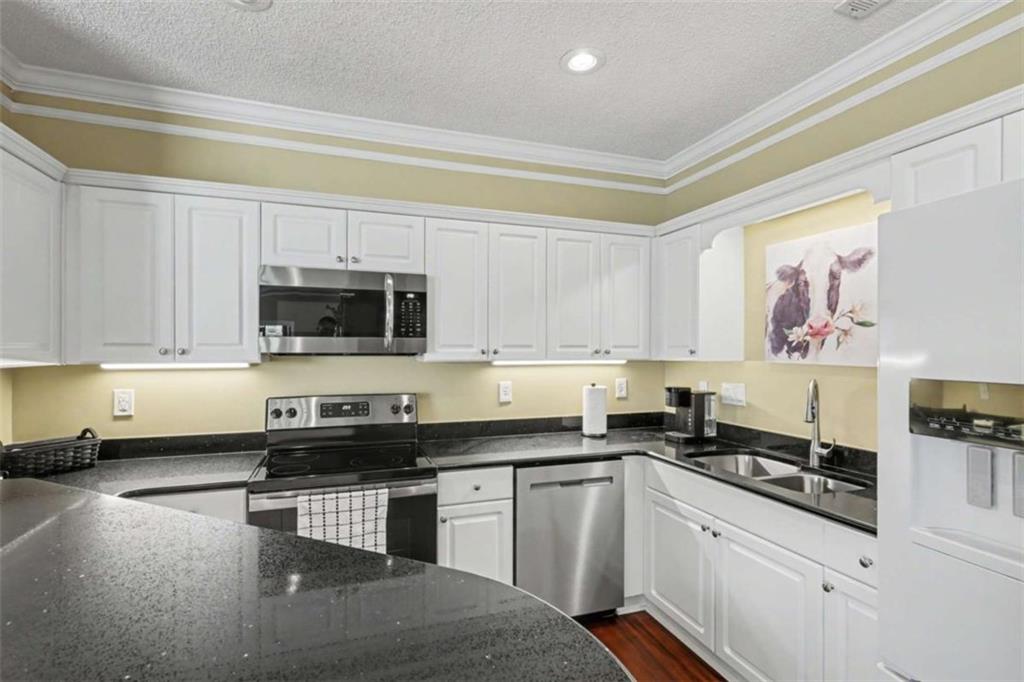 146 Gleneagle Court Unit 202e Property Photo 11