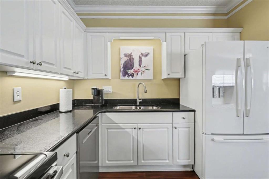 146 Gleneagle Court Unit 202e Property Photo 13
