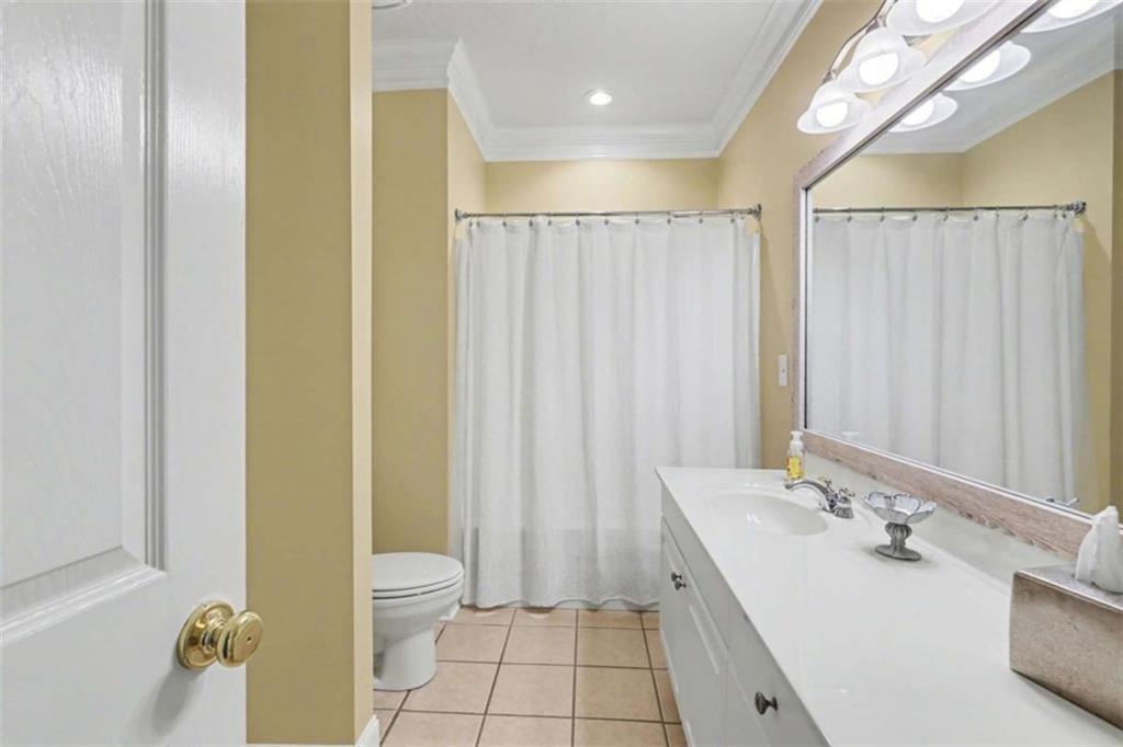 146 Gleneagle Court Unit 202e Property Photo 42