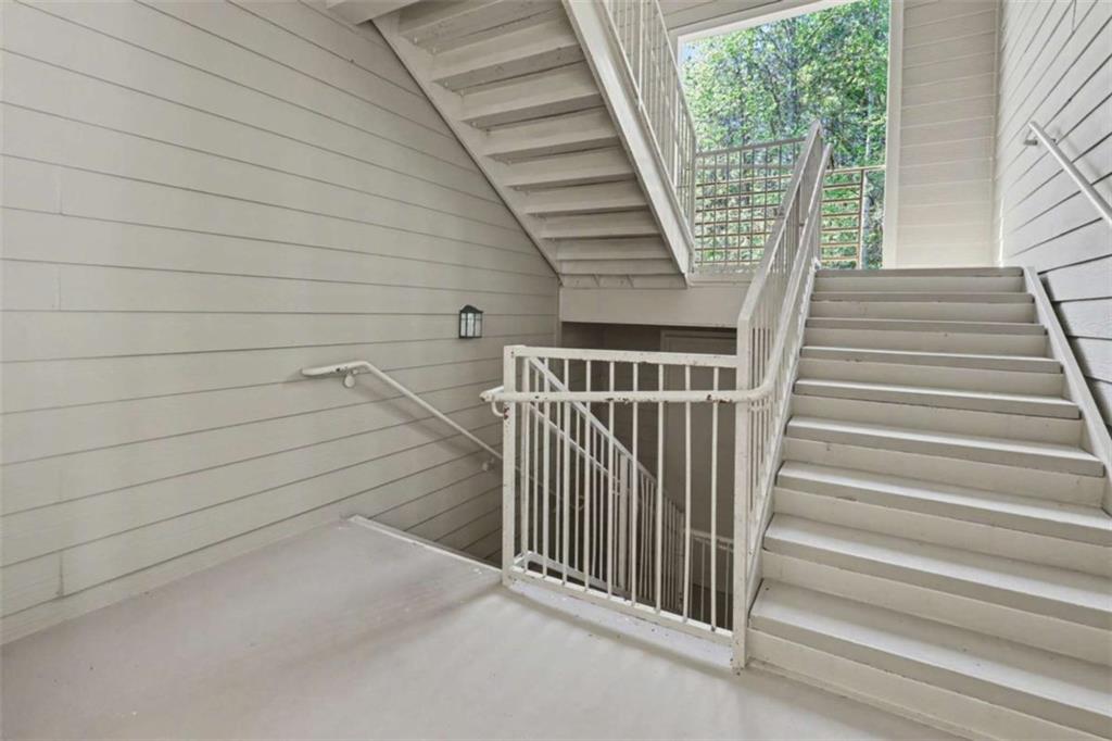 146 Gleneagle Court Unit 202e Property Photo 46