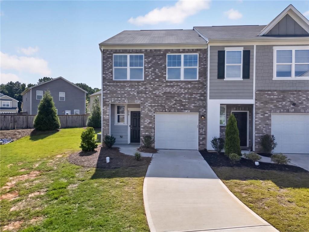 579 Magnolia Circle Property Photo 1