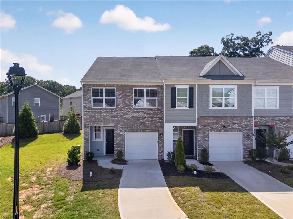 579 Magnolia Circle Property Photo 2