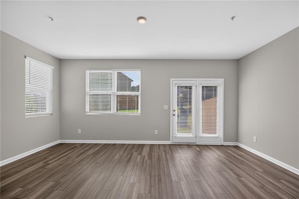 579 Magnolia Circle Property Photo 4