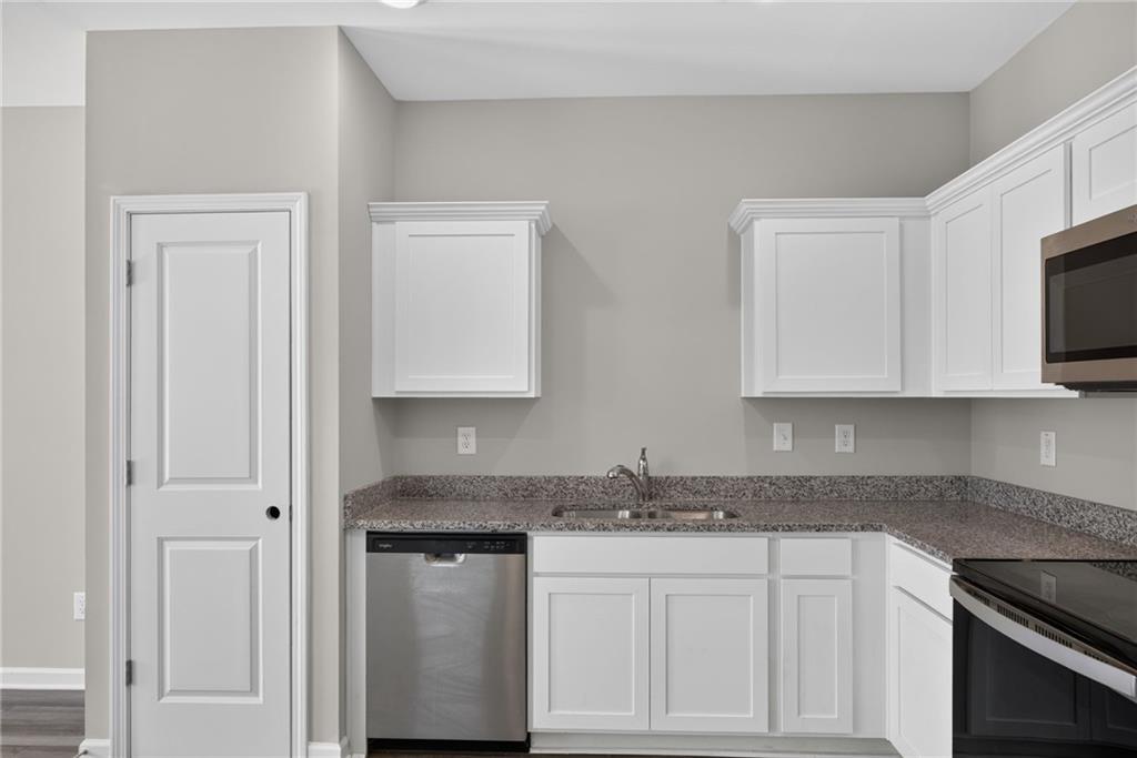 579 Magnolia Circle Property Photo 8