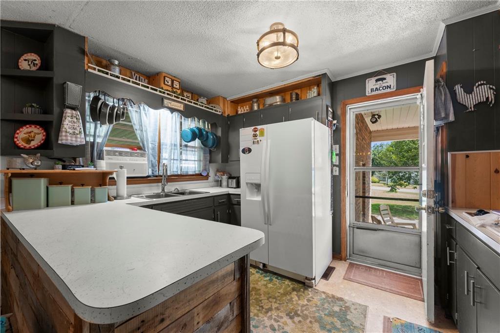 25 Dubignon Drive Property Photo 6