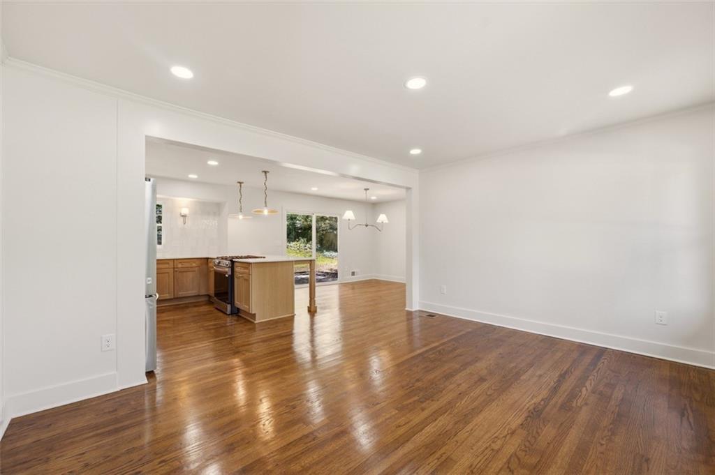 215 Valley Drive Property Photo 9