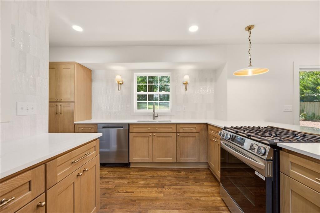 215 Valley Drive Property Photo 14
