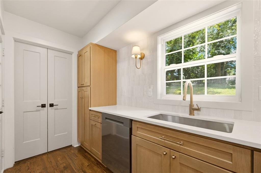 215 Valley Drive Property Photo 16