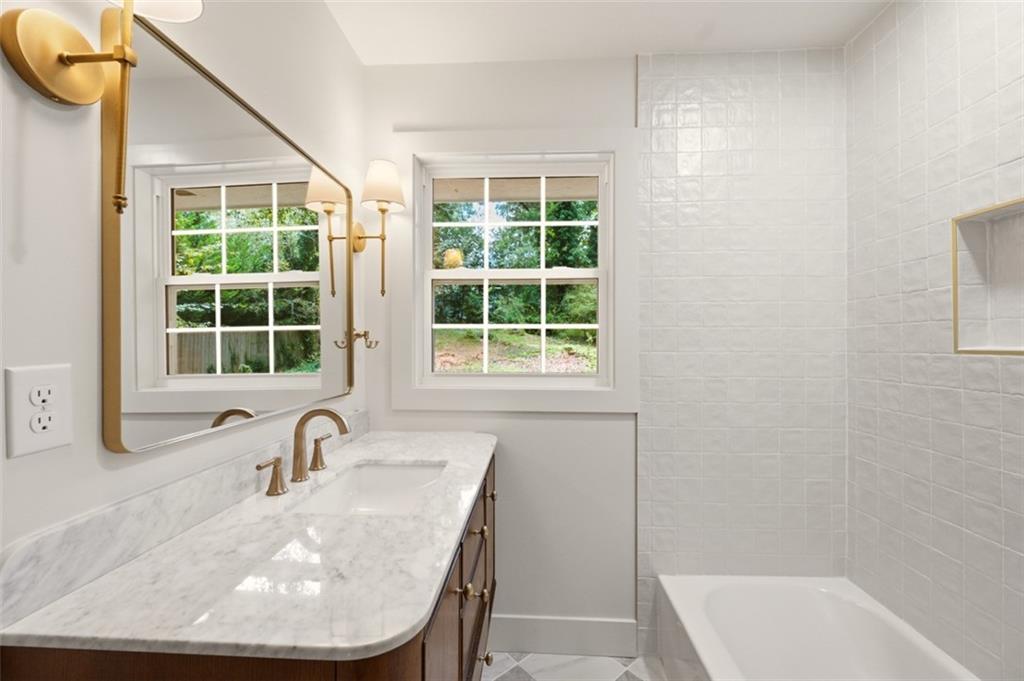 215 Valley Drive Property Photo 25