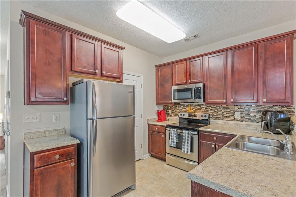 7766 Carnegie Drive Property Photo 5