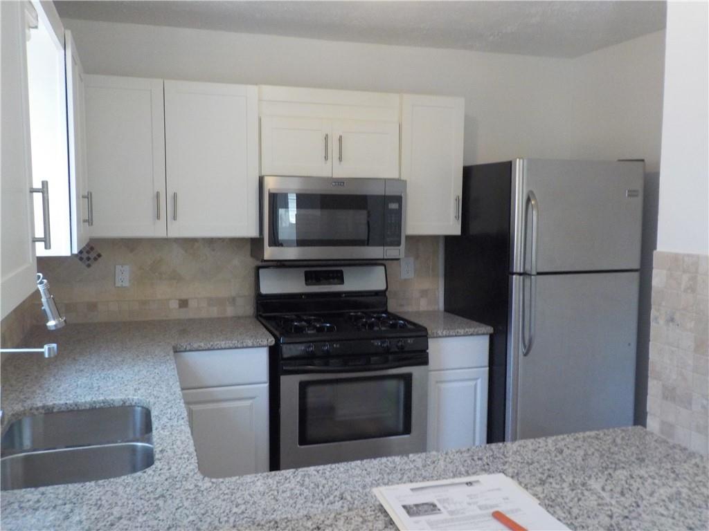 2169 Victoria Place Property Photo 6