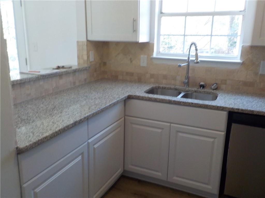2169 Victoria Place Property Photo 9