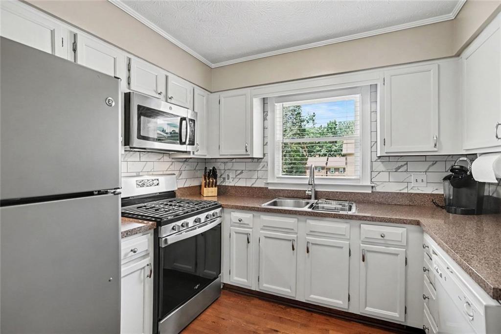 6139 Winfield Court Property Photo 10