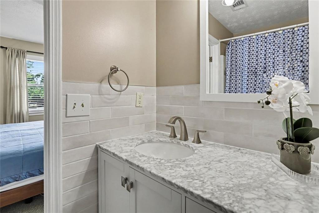 6139 Winfield Court Property Photo 17