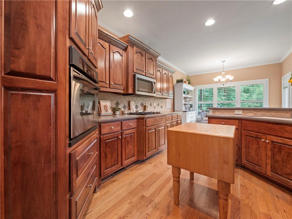 100 Cole Point Property Photo 13
