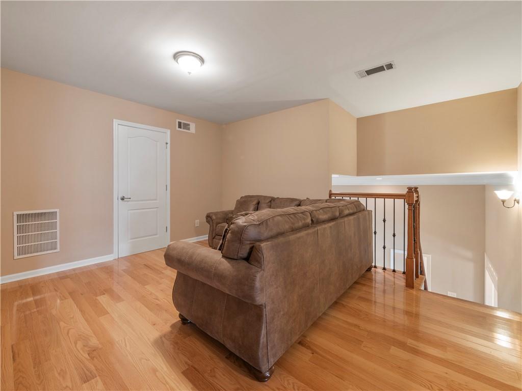 100 Cole Point Property Photo 21
