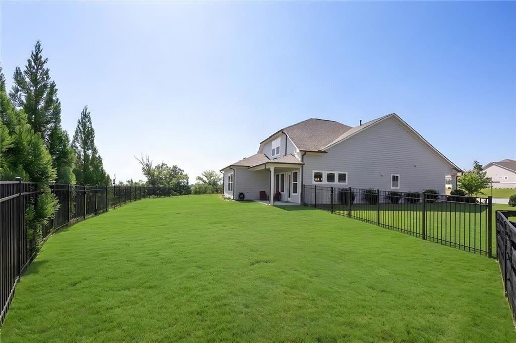 6853 River Rock Drive Property Photo 2