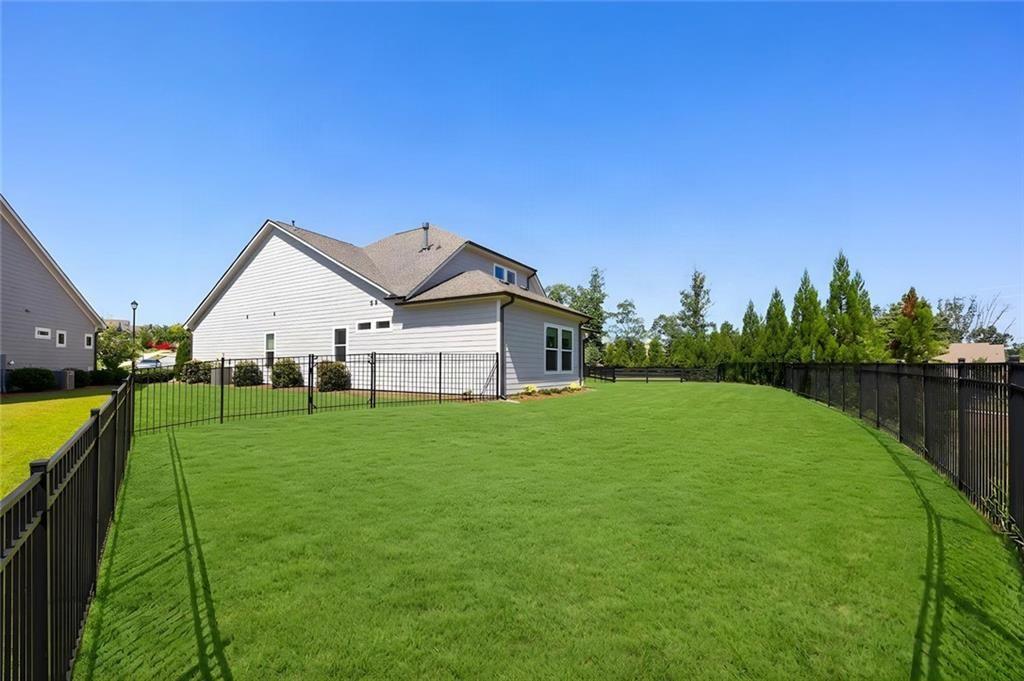 6853 River Rock Drive Property Photo 4