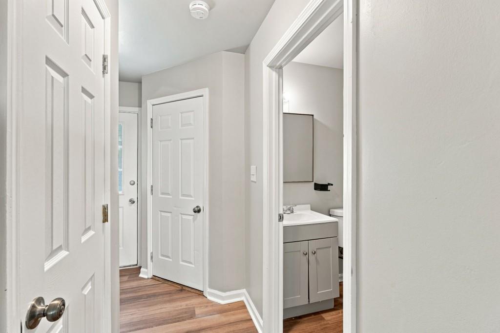 6886 Gallant Circle Se Unit 20 Property Photo 13