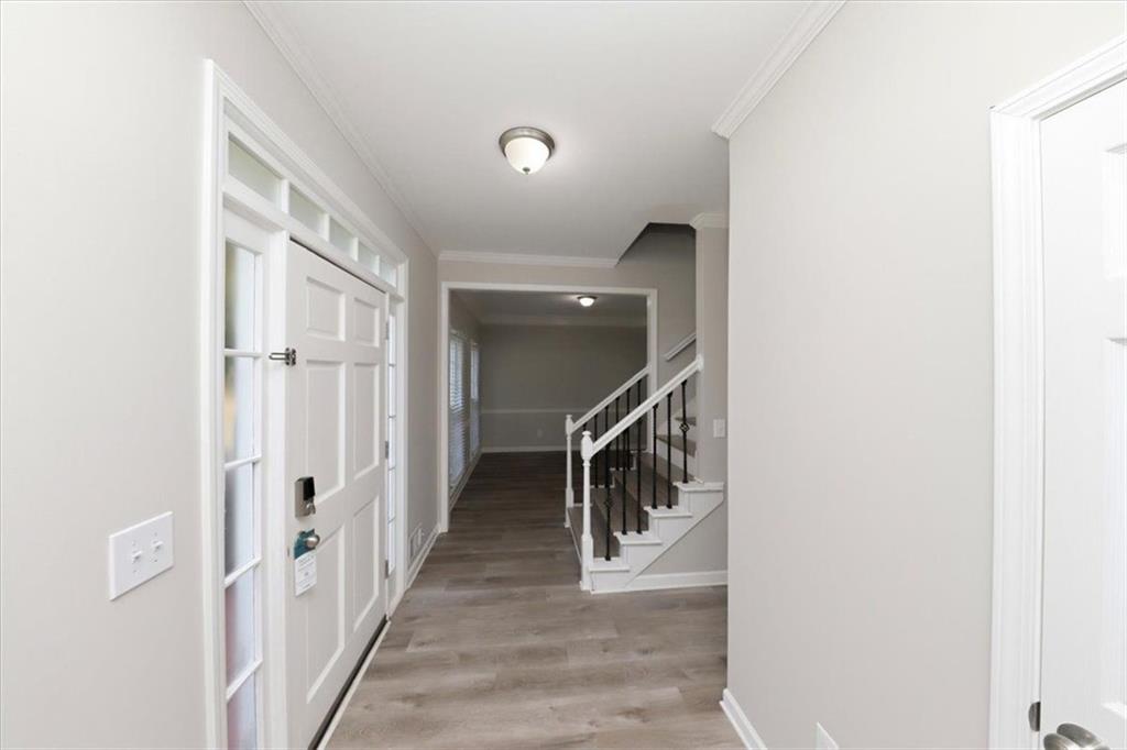 245 St Martins Drive Se Property Photo 7