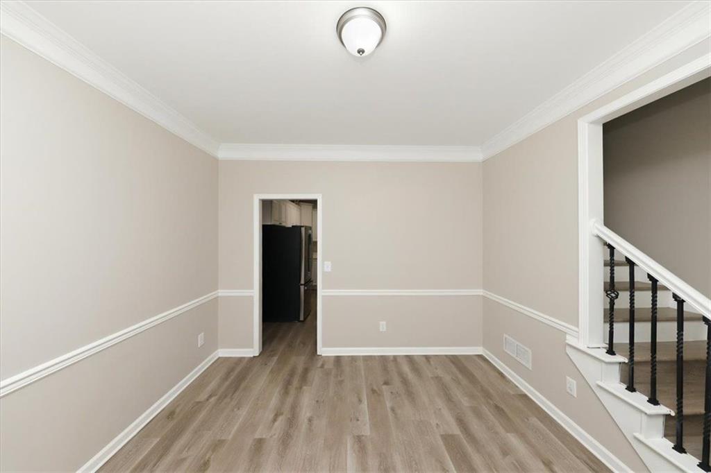 245 St Martins Drive Se Property Photo 9