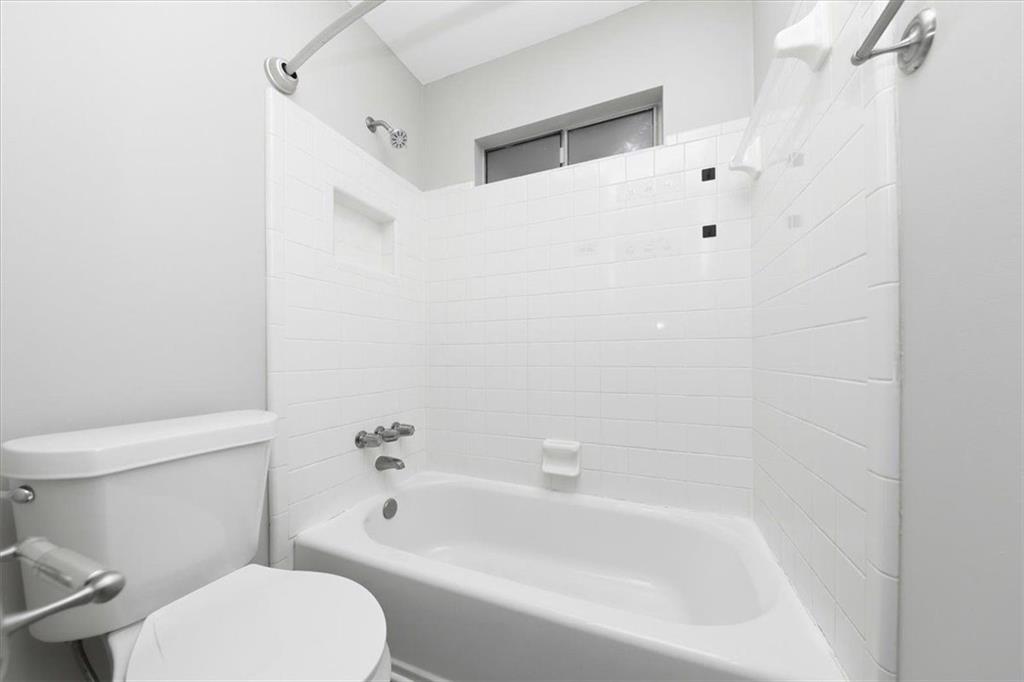 245 St Martins Drive Se Property Photo 25