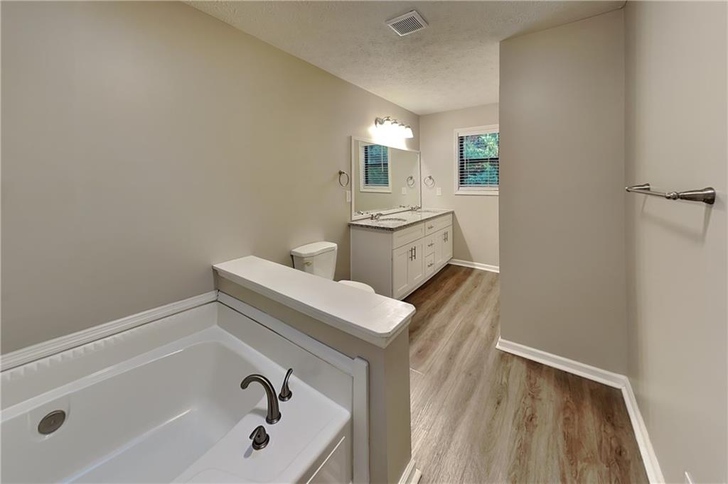4841 Chapelle Court Property Photo 7