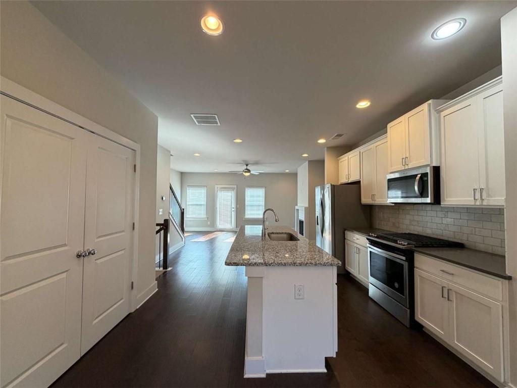 3782 Oxford Circle Property Photo 7
