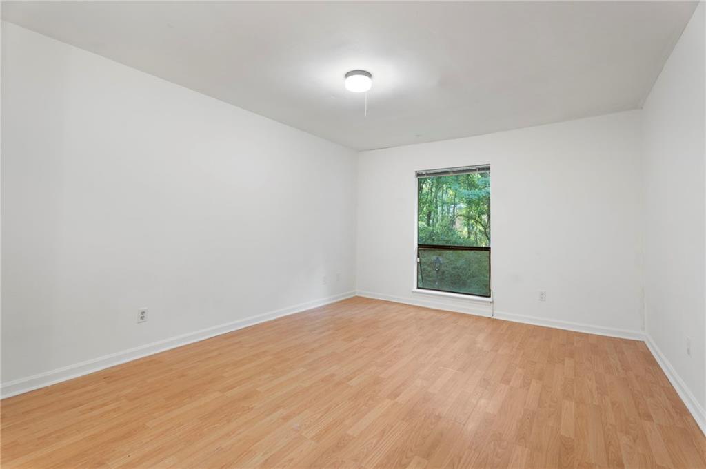 6390 Hawthorne Terrace Property Photo 11