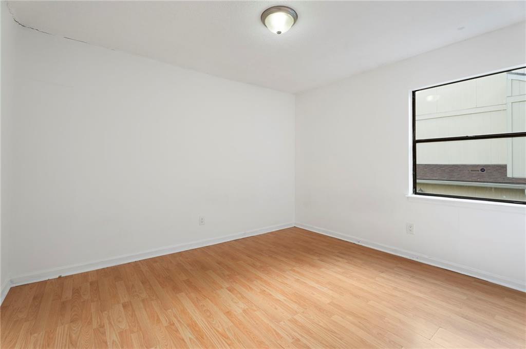 6390 Hawthorne Terrace Property Photo 12