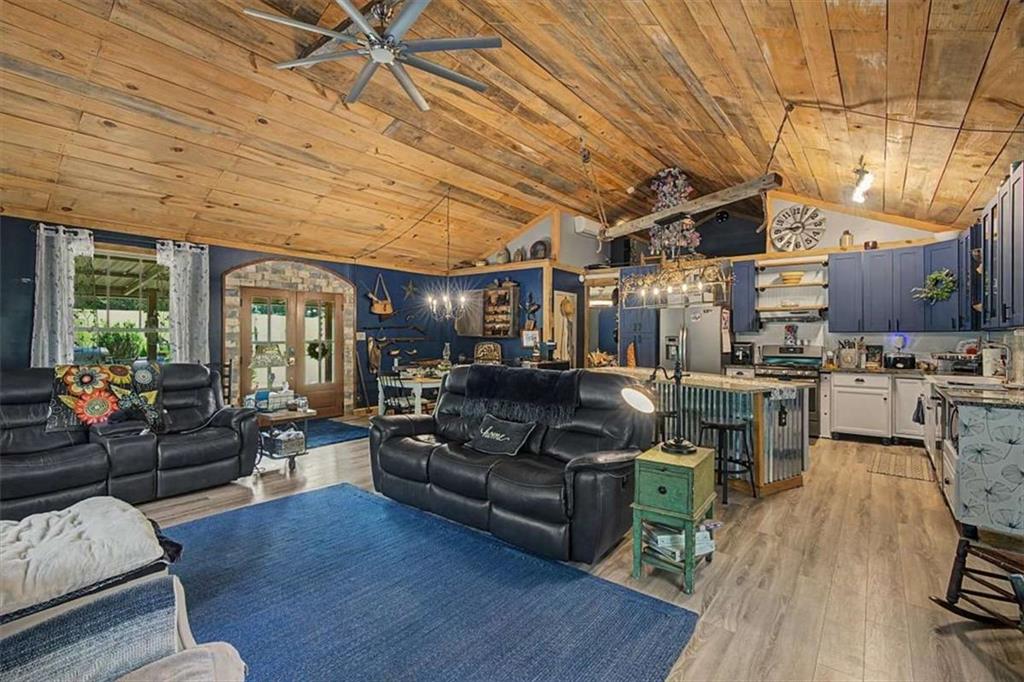5119 E Highway 166 E Property Photo 10