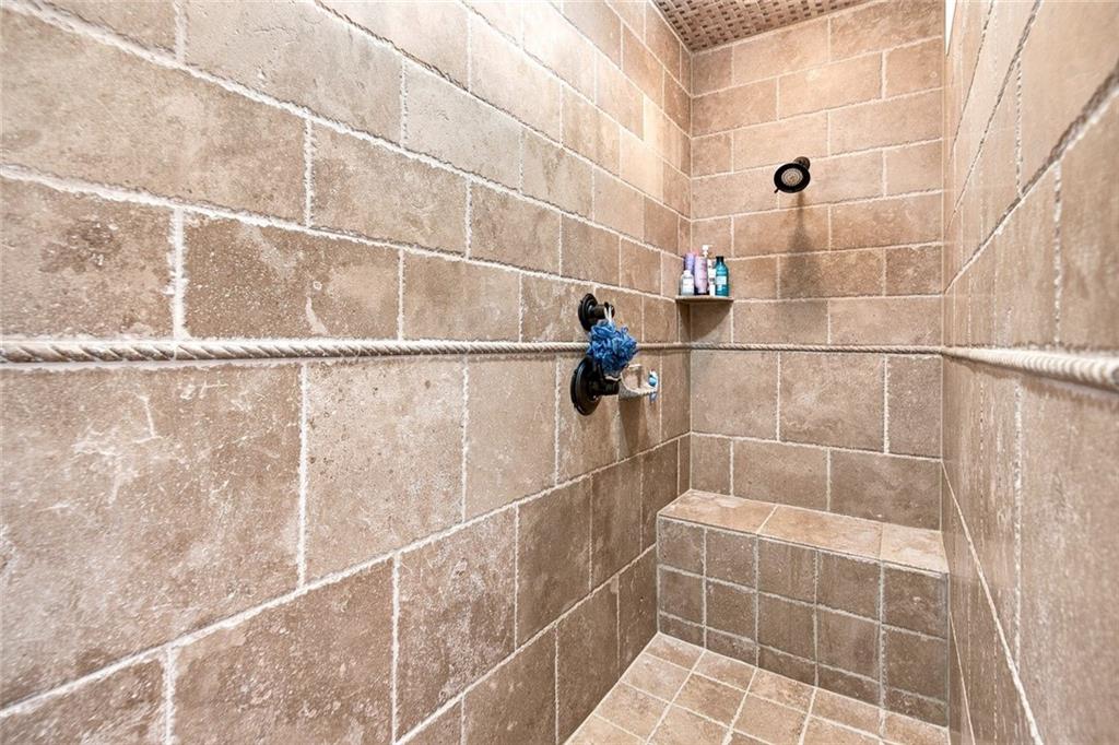 2202 Crimson King Drive Property Photo 42