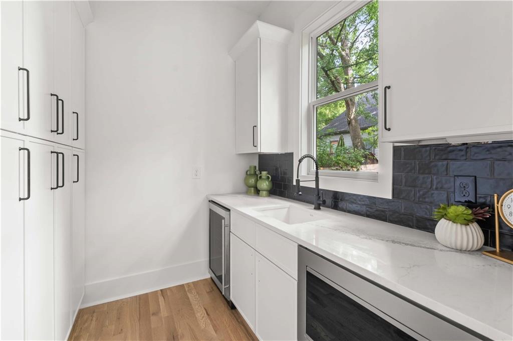 31 Walthall Se Property Photo 5