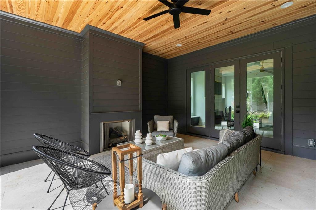 31 Walthall Se Property Photo 9